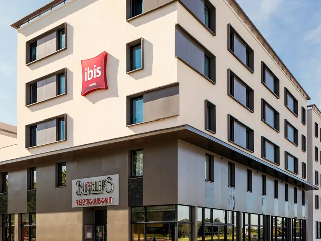 ibis Saint-Quentin-en-Yvelines Vélodrome