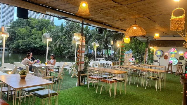 Zapp Inner ร้านอาหารอีสานริมน้ำ ถ.พัฒนาการ