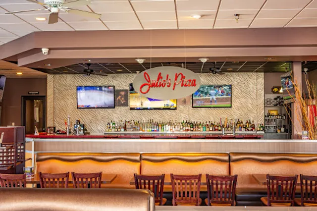 Julio's Pizza