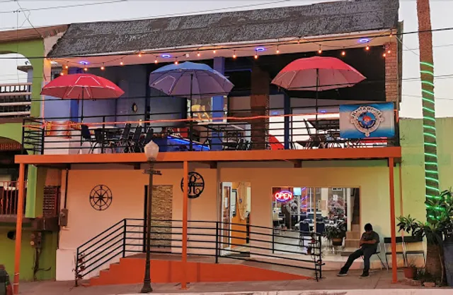 PUERTO NUEVO MAR Y TIERRA