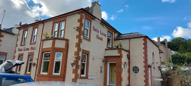 Twin Lions Hotel
