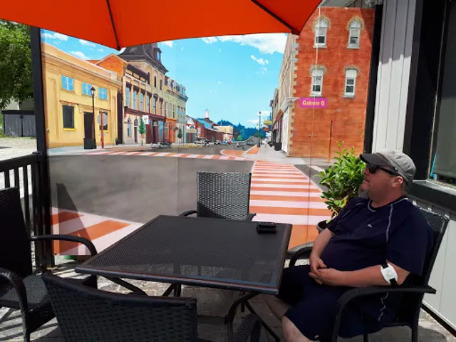 Moody's Bar and Grill