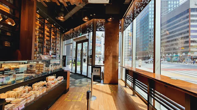 Starbucks Gwanghwamun D Tower