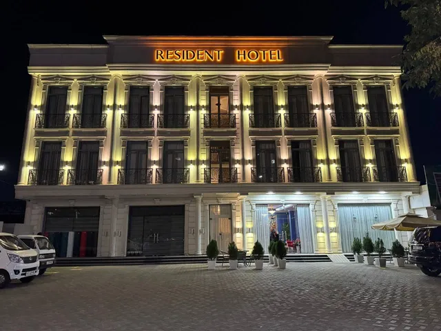 RESIDENT HOTEL