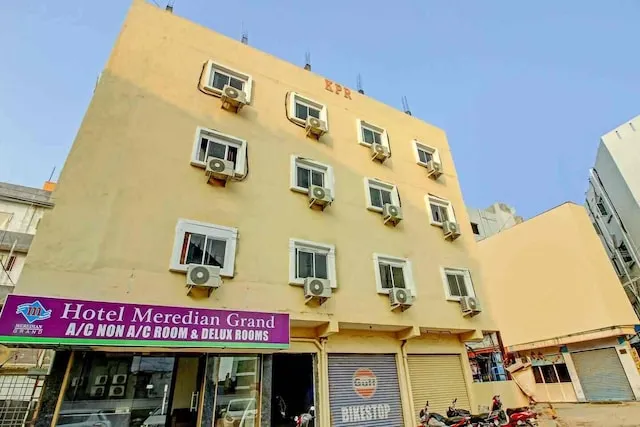 OYO Hotel Meredian Grand