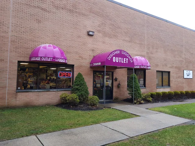 Designer Luggage Outlet