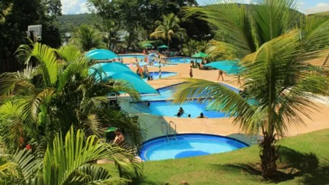 Condomínio aldeia do lago flats e bangalôs