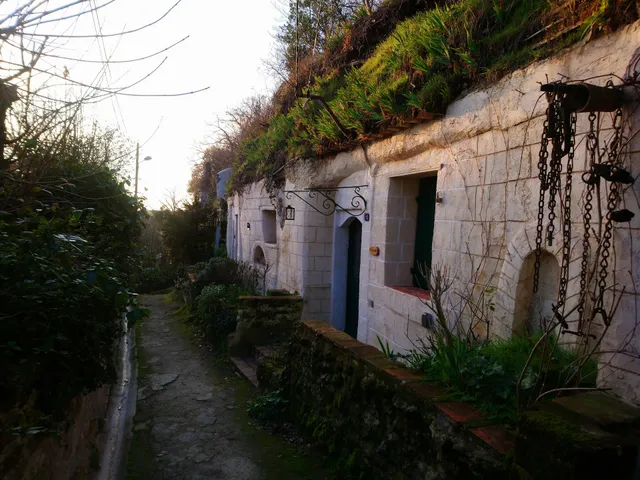 Les troglos de l'Echeneau, gîtes troglodytiques insolites en Indre et Loire