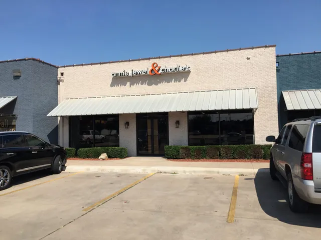 Annie Jewel & Charlies