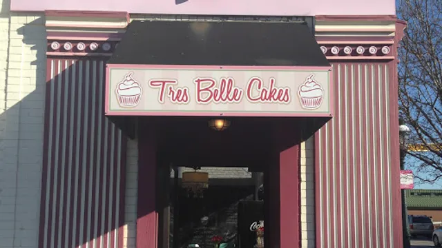 Tres Belle Cakes