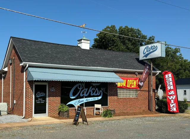 Oak’s Beans, Hops & Vine