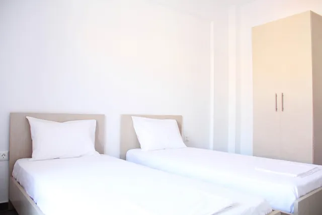 Mona Lisa Apartments