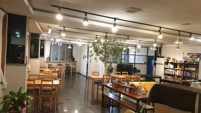 카페너머 경상대점