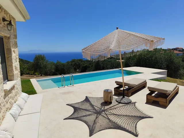 Villa Nevas (Private Stone House with Pool and Amazing Seaview)