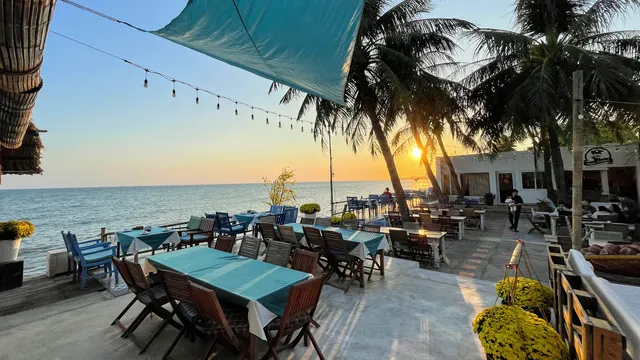 MOT NANG Seafood Restaurant - Seaside