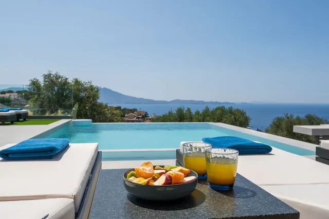 Ekphrasis Villa Ravdoucha