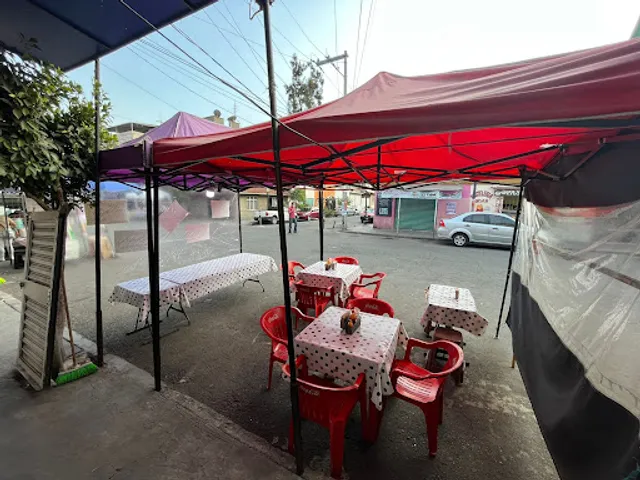 Las Alitas Del Barrio