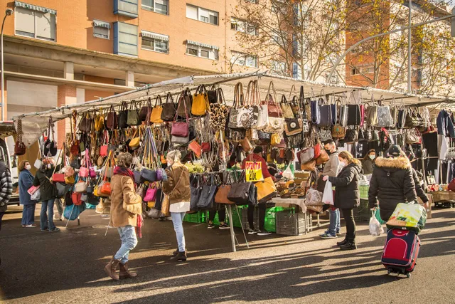 Avenida de Asturias Farmers Market