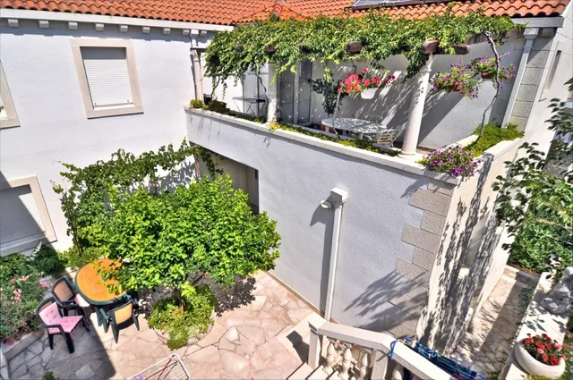 Apartments Mladinić