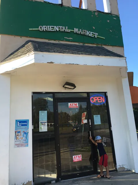 Min Htet Win Oriental Market