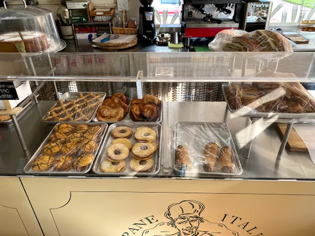 De Lucia Bakery Buon Pane Italiano