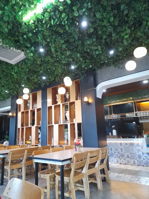 Delira Coffee and Restaurant