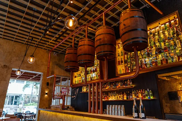 Tuy Bar, Cocina I Jardins