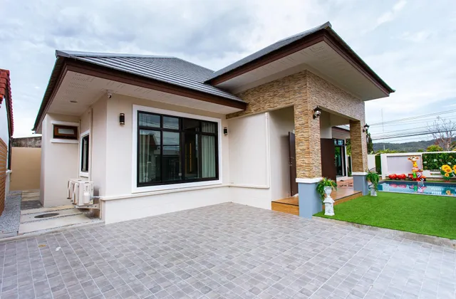 Uzeason Poolvilla Sattahip ยูซีซั่น พูลวิลล่า สัตหีบ