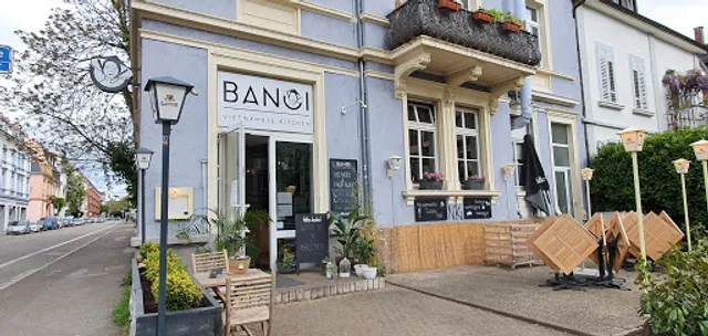BANÔI