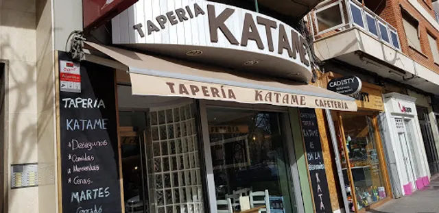 TAPERÍA CAFETERÍA KÁTAME.