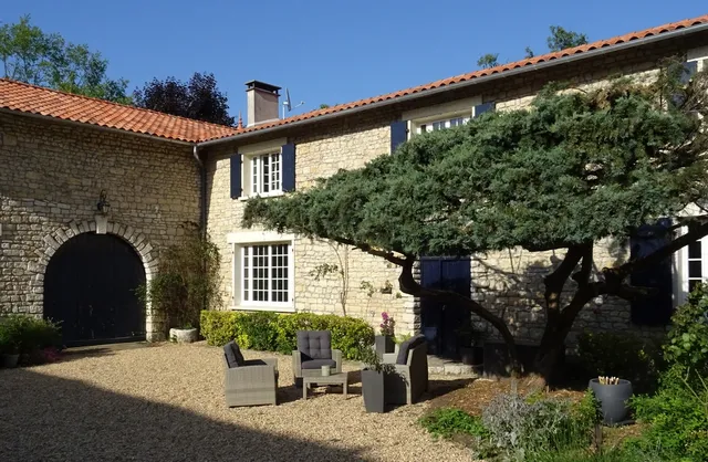 B & B - Le LOGIS des TEMPLIERS