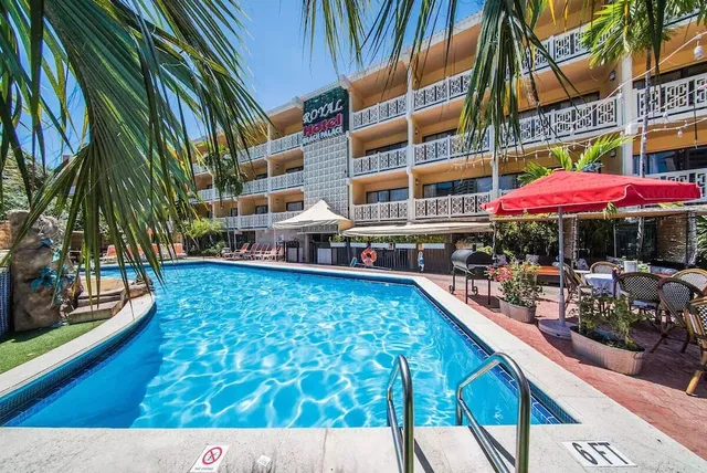 The Garden Hotel & Resort