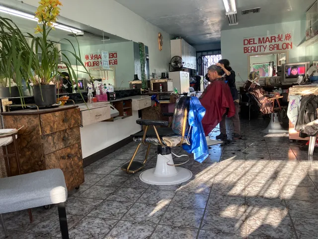 Del Mar Beauty Salon