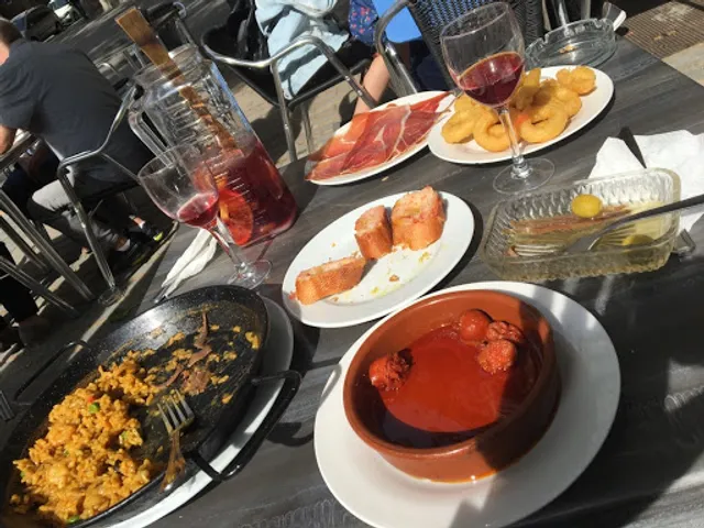 Restaurante & Tapas Arc de Triomf | Cocina Mediterránea Barcelona