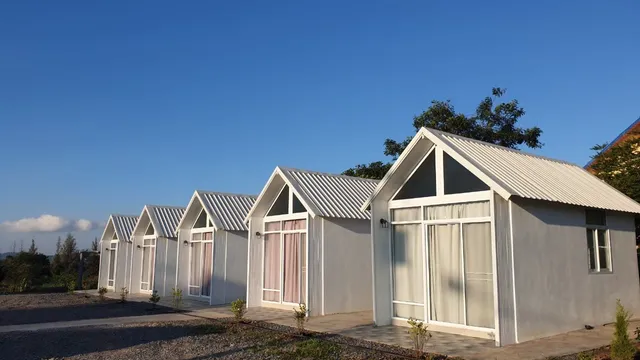 บ้านเราสีขาว The White Cottage