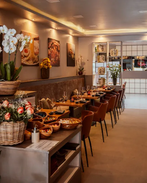 Ylonsun Sushi & Grill