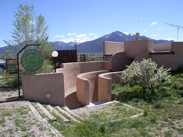 Taos Mountain Inn