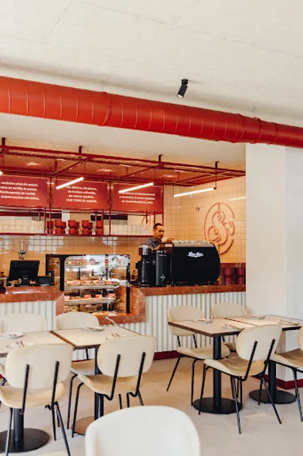 Naked & Sated Pozuelo