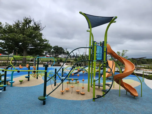 Lakefront Park Playground