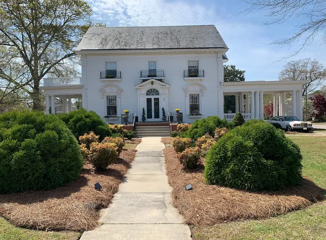 Simply Divine Events & Lodging