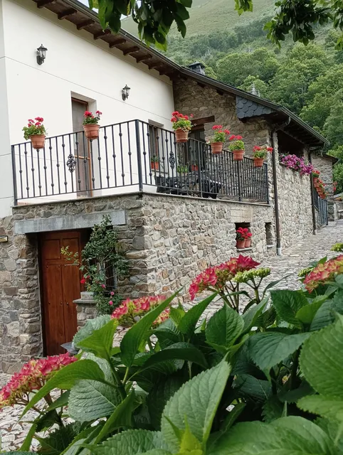 Martin House - Rural Apartments