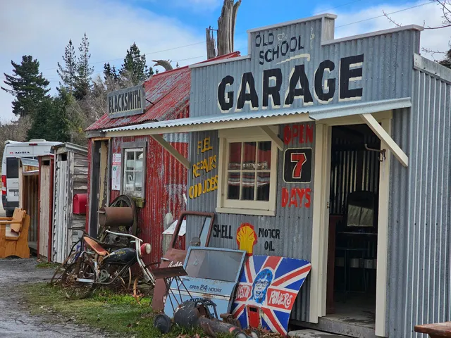 Three Creeks, Vintage Garage Decor