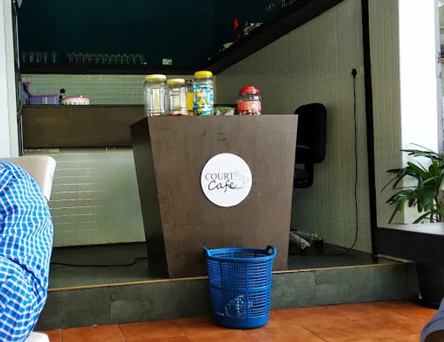 COURT CAFE