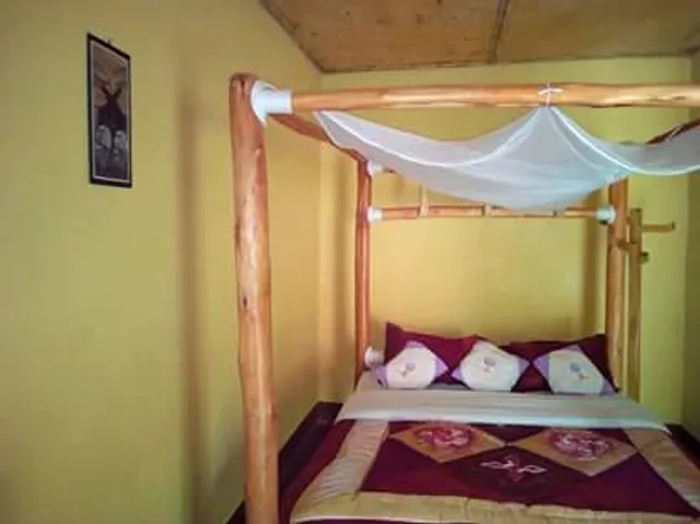 Green Home Cottages and Campsite