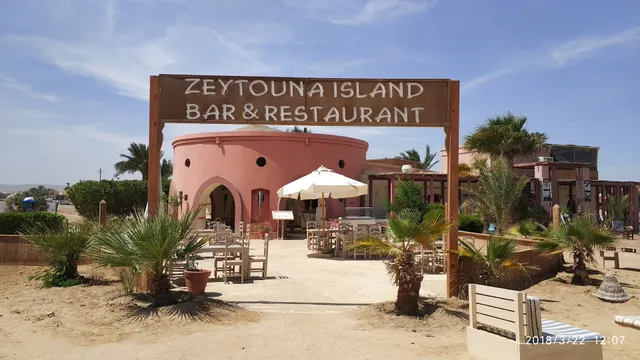 Zeytouna Beach Bar & Restaurant