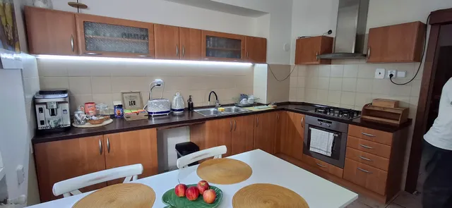 Modern room in house /w Pool & Poolbar