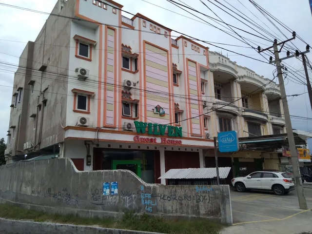 RedDoorz @ Jalan Emmy Saelan Palu