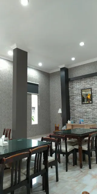 Strawberry Veggie Hut