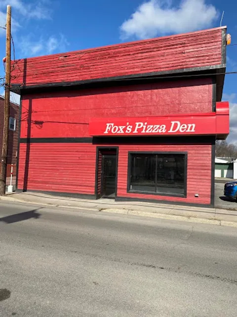 Fox's Pizza Den