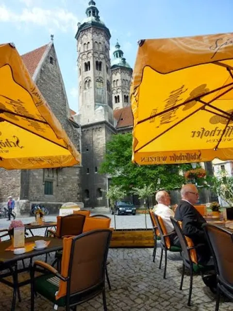 Dom - Café und Restaurant